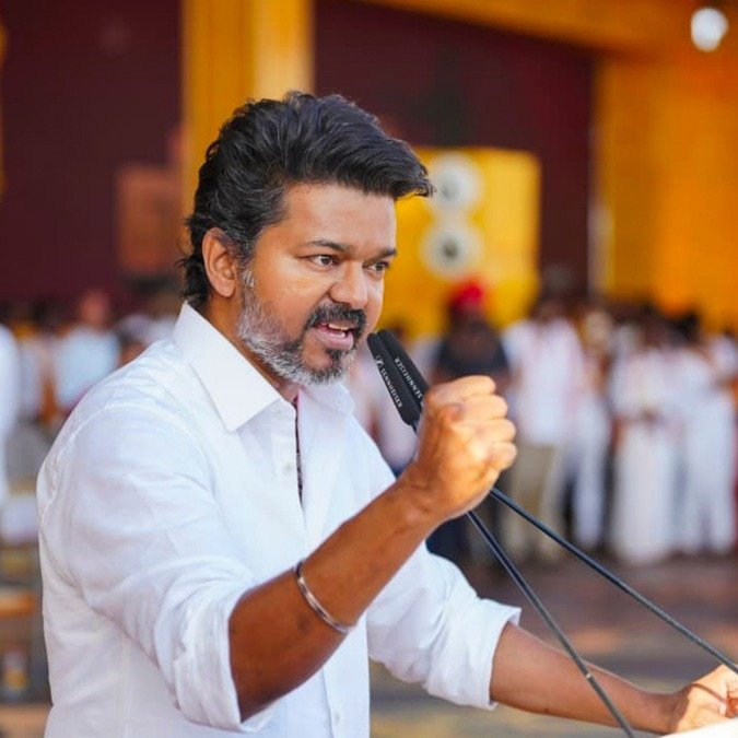തമിഴ്‌നാട്ടില്‍ വിജയ് തരംഗം; മതുരാന്തകത്തും ധരാപുരത്തും ടിവികെ ജയത്തിലേക്ക്.